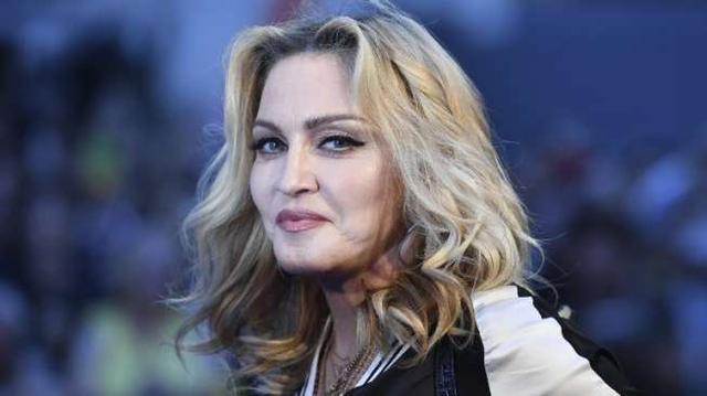 Surat Cinta Dilelang, Madonna Ngamuk