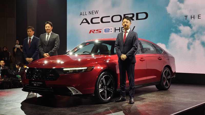 Honda Rilis Generasi ke-11 Accord RS Hybrid, Harga Nyaris Rp1 Miliar