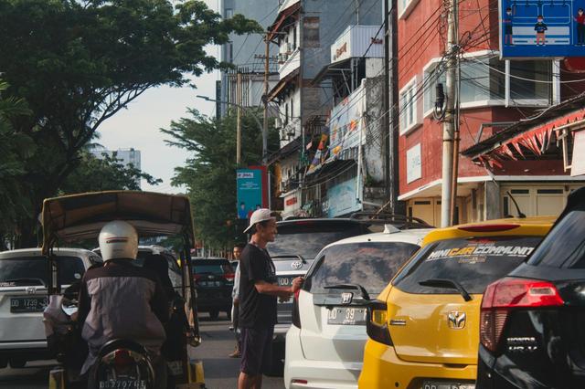 Parkir di Minimarket Gratis, Jukir Liar Bakal Ditertibkan