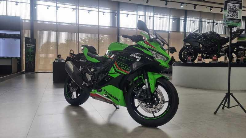 Batch Ketiga Kawasaki Ninja ZX-4RR Terkendala Pasokan Chip