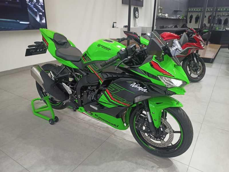 Kawasaki Ninja ZX250RR: Spidometer Full Digital, Pakai Knalpot Samping 