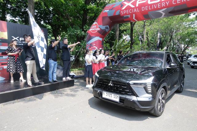 Konsumen Mitsubishi XFORCE Sudah Bisa Bawa Pulang Mobilnya ke Garasi