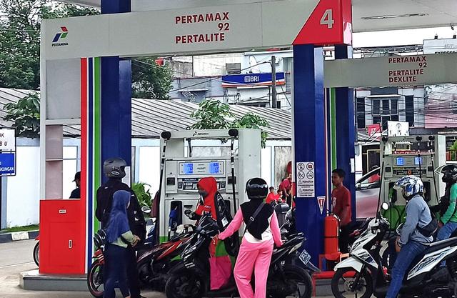 Pajak Bahan Bakar Kendaraan Bermotor di Jakarta Naik Jadi 10 Persen