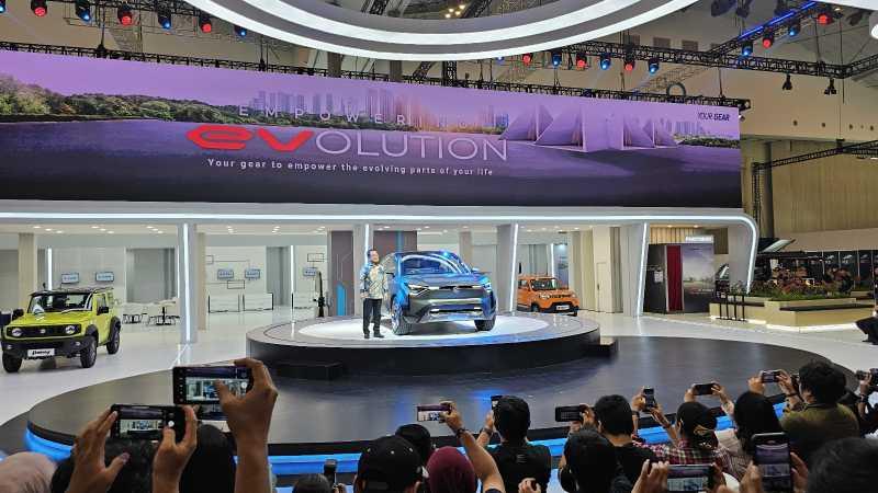 Hadirkan Mobil Listrik eVX, Suzuki Pede Pamer Elektrifikasi di RI