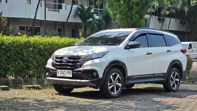 Test Drive Toyota Rush GR Sport: Langka, Mobil RWD yang Menolak Punah!