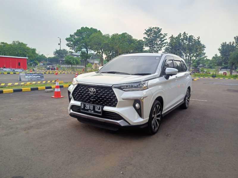 Menguji Fitur Anti Tabrakan Pada Toyota Veloz, Seberapa Canggih?