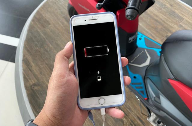 Jangan Asal, Ikuti Hal Ini Sebelum Pakai Power Charger di Motor