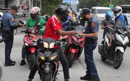 Kok Ada Pemerintah Kota yang Melarang Pakai Helm Full Face?