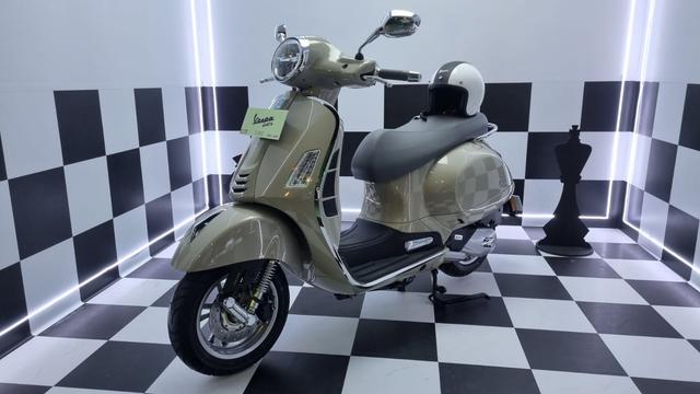 FOTO: Gaya Vespa GTS 150 Classic dan Super Sport