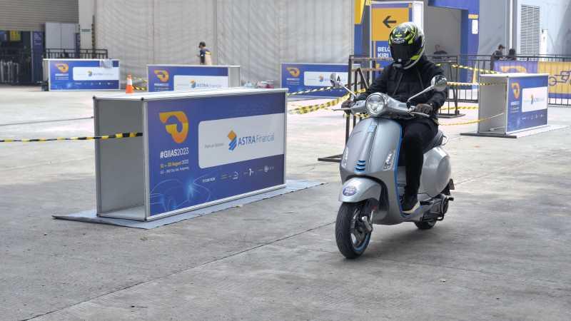 First Ride Vespa Elettrica, Tenaga Instan dan Bisa Mundur!