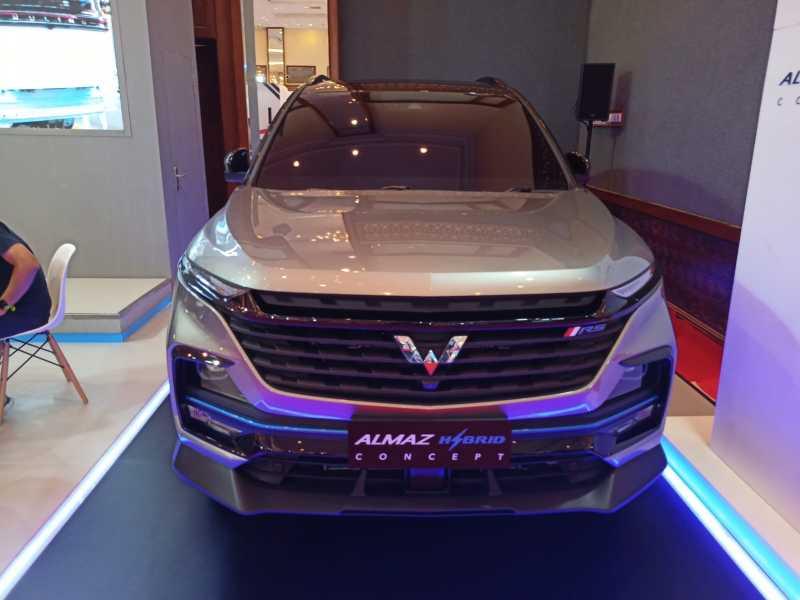 VIDEO: Tampang Wuling Almaz RS Hybrid dari Dekat