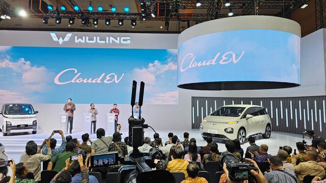 Cloud EV Mejeng di IIMS 2024, Satu Lagi Mobil Listrik Baru Wuling