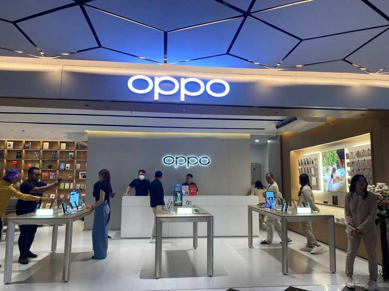 Oppo Store Ke-6 Resmi Dibuka, ‘Nyambi’ Jadi Toko Buku Sampai Kafe