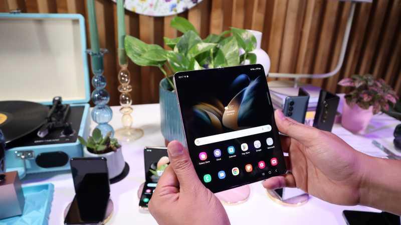 Enaknya Bill Gates, Pengin Galaxy Z Fold4 Tinggal Minta ke Bos Samsung