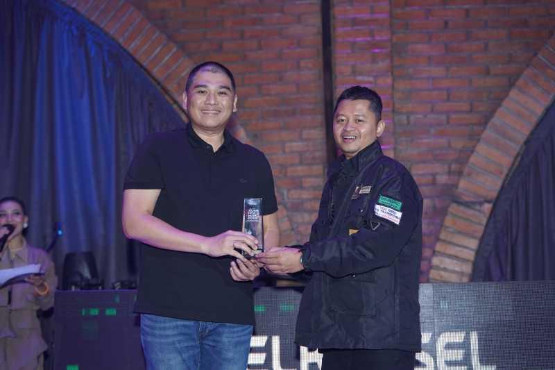 Telkomsel Sabet Best Operator Service di Uzone Choice Award 2023