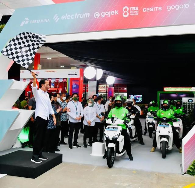 Gesits Sediakan Motor Listrik untuk Gojek, Gogoro di Teknologi Baterai