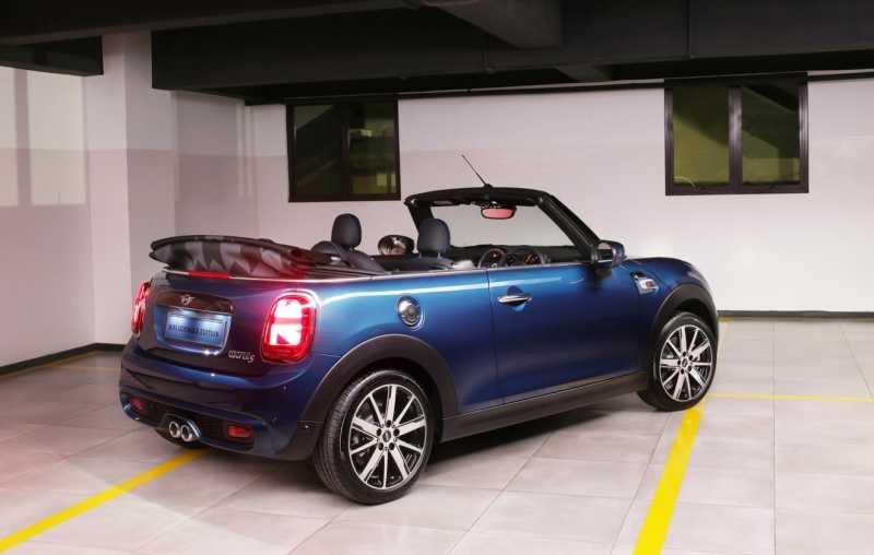 MINI Cabrio Sidewalk Edisi Terbatas Hadir di RI, Dijual Rp880 Juta