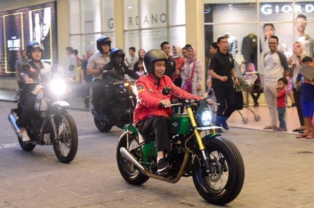 Kaesang Tunggangi Royal Enfield Himalayan, Kawal Jokowi Kendarai Chopper