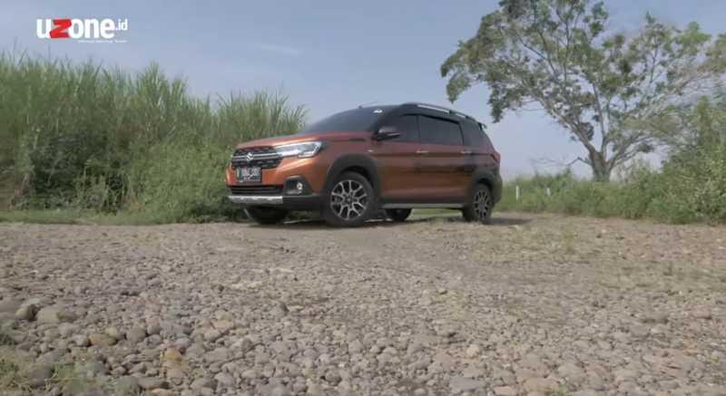 Low SUV Terlaris: Suzuki XL7 Ungguli Rush dan Xpander Cross