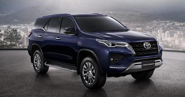 Brosur Toyota Fortuner Facelift, Legender Gak Masuk Indonesia