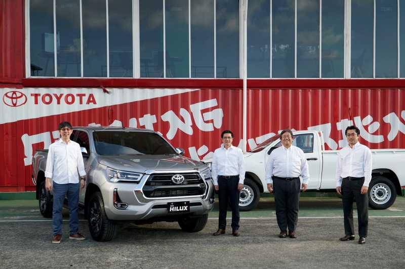 Toyota Hadirkan New Hilux, Ini Dia si Ganteng nan Jantan itu