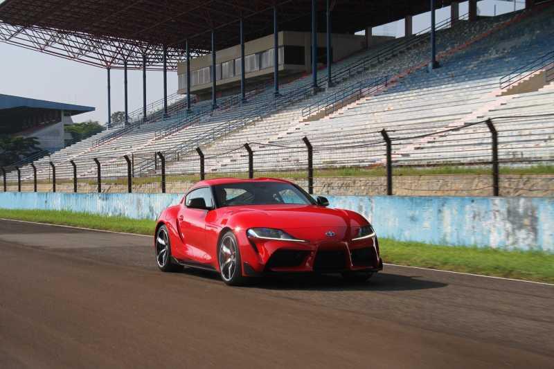 VIDEO Nyoba Toyota Supra di Sirkuit