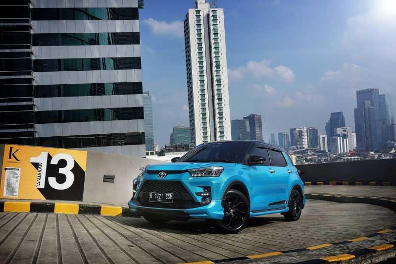 Kencan Singkat Bareng Si Seksi Toyota Raize