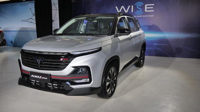 Membedah Internet of Vehicle dan ADAS Wuling Almaz RS