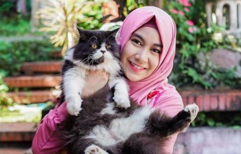 Kucing Kesayangan Anisa Rahma Terlindas Mobil yang Disetir Kakak