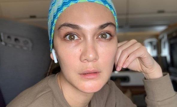 Wajah Luna Maya Setelah 16 Jam di Pesawat & Gak Mandi, Masih Cantik ?