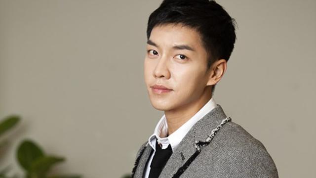 Viral Video Lee Seung Gi Bertemu Mbah Satinem di Yogya