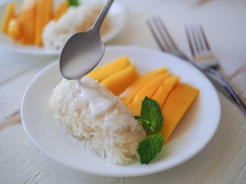 Kepingin <i>Mango Sticky Rice</i>? Kamu Bisa Pesan di 5 Restoran Ini Via <i>Go-Food</i>