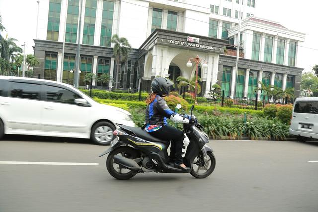 Tips dan Trik Naik Motor untuk Para Ladies