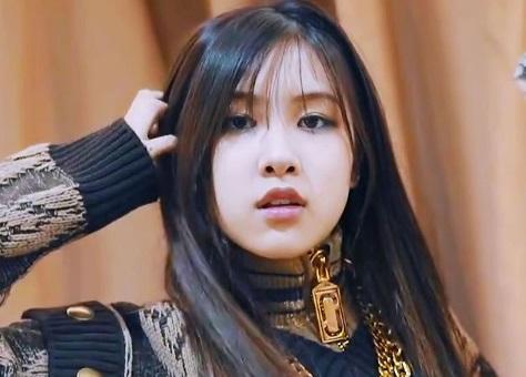 Benarkah Rose Blackpink Punya Bentuk Tubuh Terbaik di Dunia K-Pop?