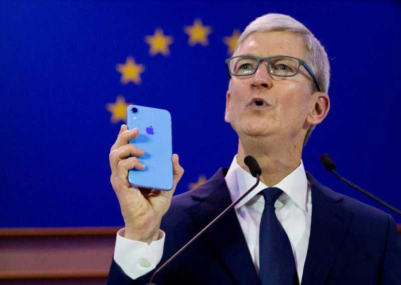 Tim Cook Tuding Android Lebih Banyak Malware Dibanding iOS