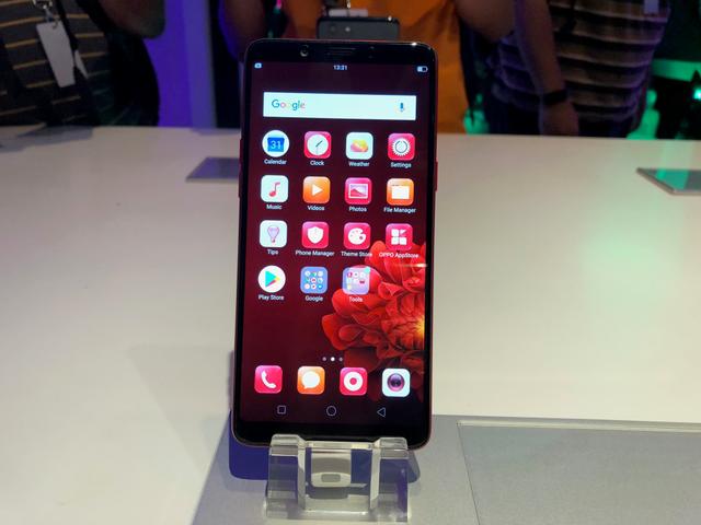 OPPO F7 Youth Hadir Membawa Keunggulan OPPO F7, Lantas Apa Bedanya?