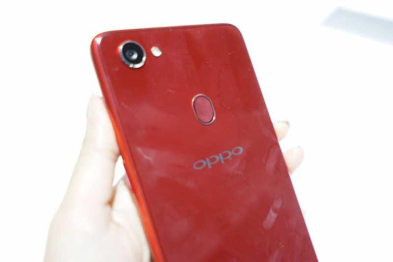 Melihat Lebih Dekat Oppo F7, Ponsel Berkamera 25 MP Harga Rp4 Jutaan