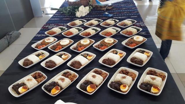 Garuda Indonesia Suguhkan Nasi Padang di Pesawat