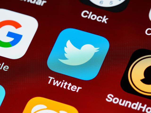 Twitter Tambahkan Teks Otomatis di Fitur Voice Tweet