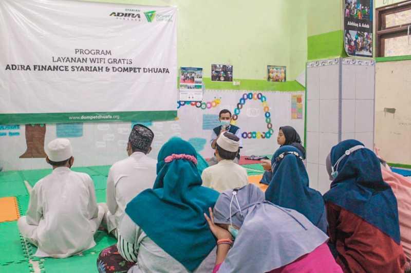 Program Taman Belajar Berikan Wifi Gratis untuk Pesantren