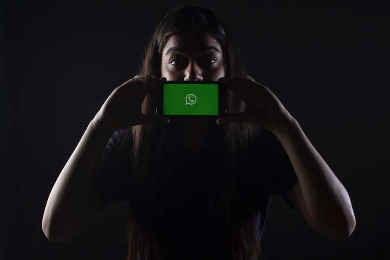 Masih Jadi Korban Hoaks? Baca Tips dari Bos WhatsApp Ini