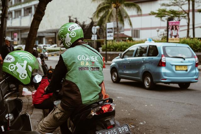 Resmi! Telkomsel Suntik Dana ke Gojek Rp2,1 T