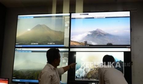 Gunung Merapi Keluarkan Awan Panas Sejauh 950 Meter