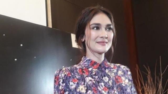 Bernilai Puluhan Juta, Ini Deretan Busana Mewah Luna Maya