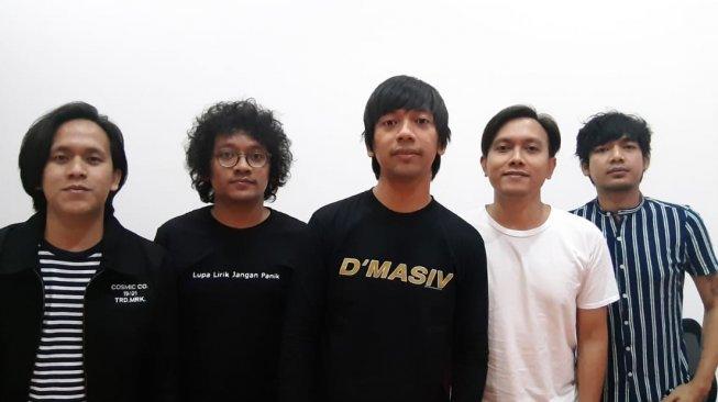 Terlalu Dalam, Lagu DMasiv Terinspirasi dari Media Sosial