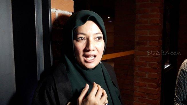 Interiew: Cerita Cut Mini Akhirnya Mantap Berhijab