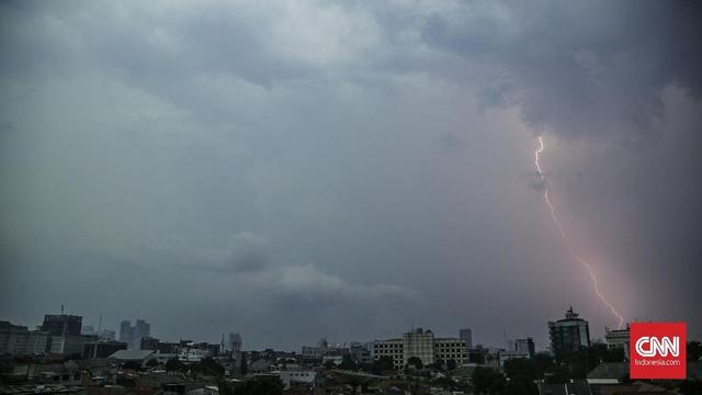 Sinar Biru di Langit New York Sempat Diduga Alien