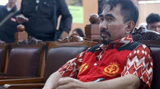 Korban Pelecehan Seksual Aa Gatot Nangis di Persidangan