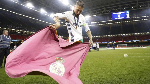 Sergio Ramos Menikmati Liburan Bersama Hiu