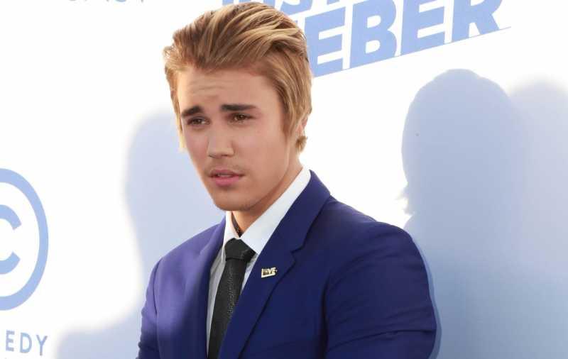 Justin Bieber Boyong Selena Gomez ke Pernikahan Sang Ayah